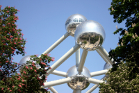 Атомиум - одна из главных достопримечательностей и символ Брюсселя